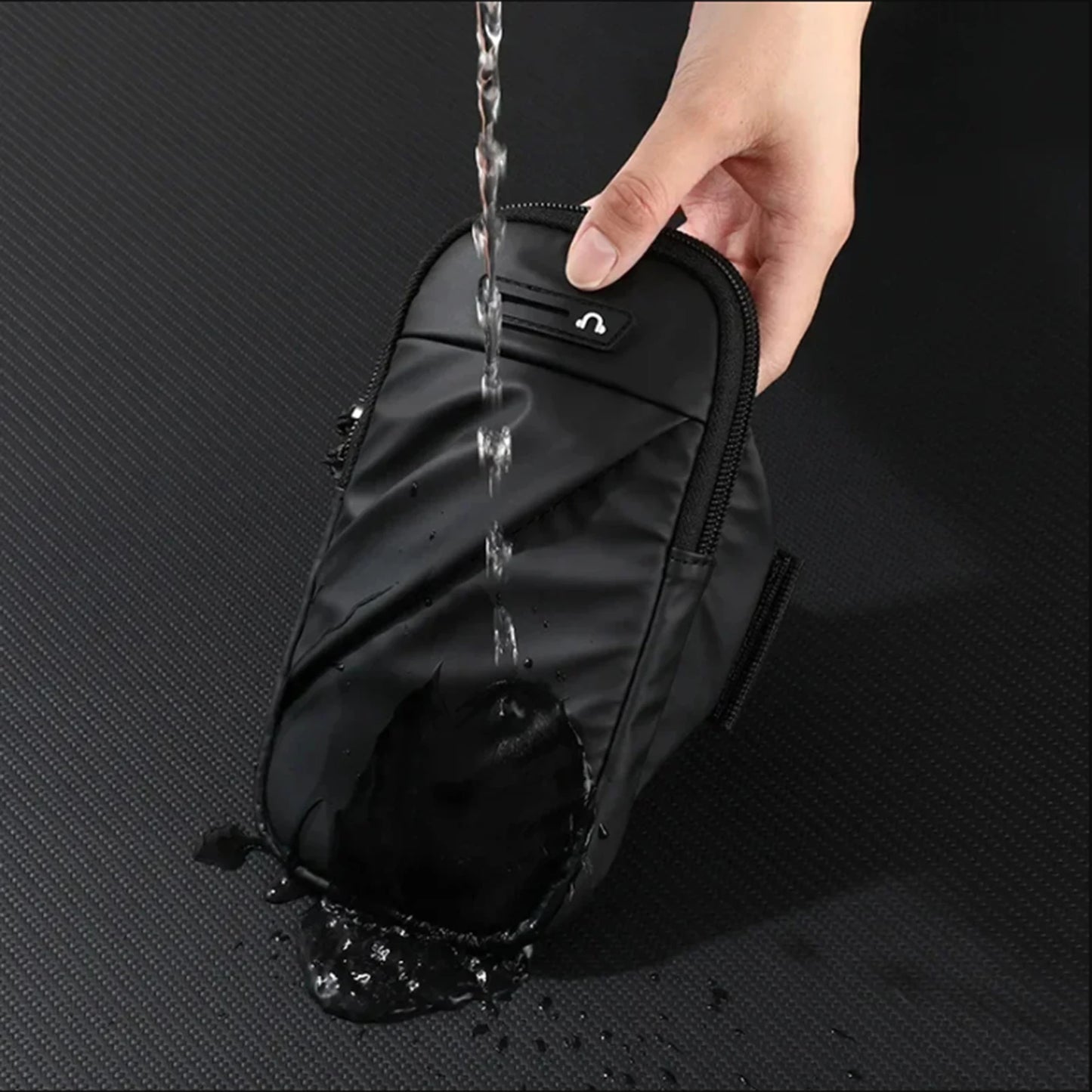 Bolsa de brazo deportiva ArmFit Pro – Impermeable, transpirable y con conector para auriculares